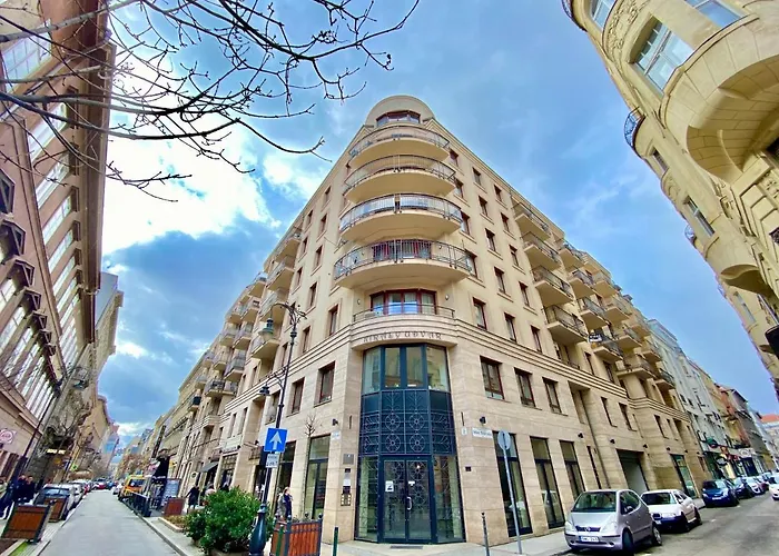 Downtown Vibe-Kiraly II Apts W Private Balcony