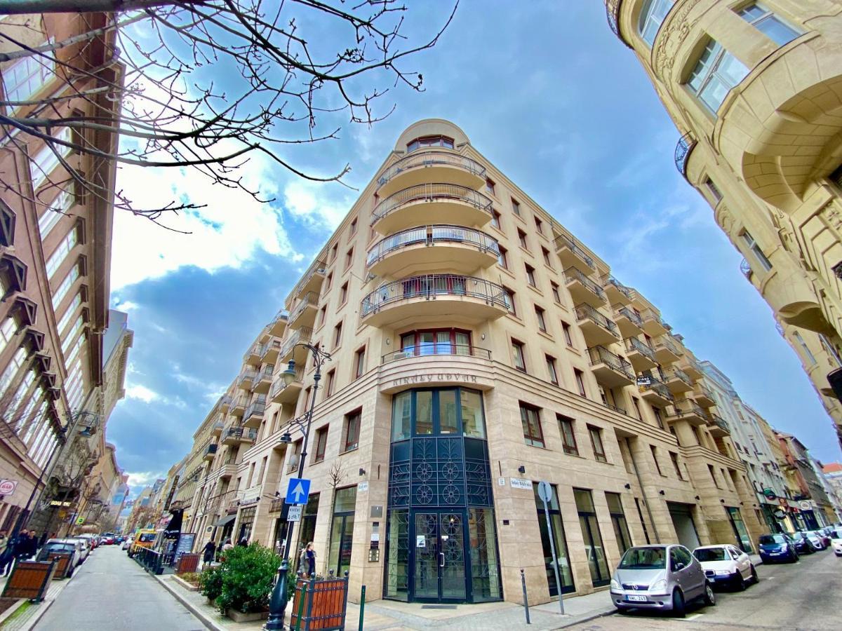 Downtown Vibe-kiraly Ii Apts W Private Balcony Будапешт